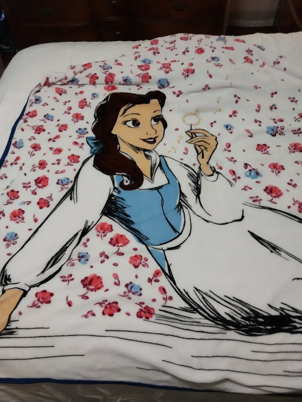 Disney Princess Bella 62x90 Throw Blanket